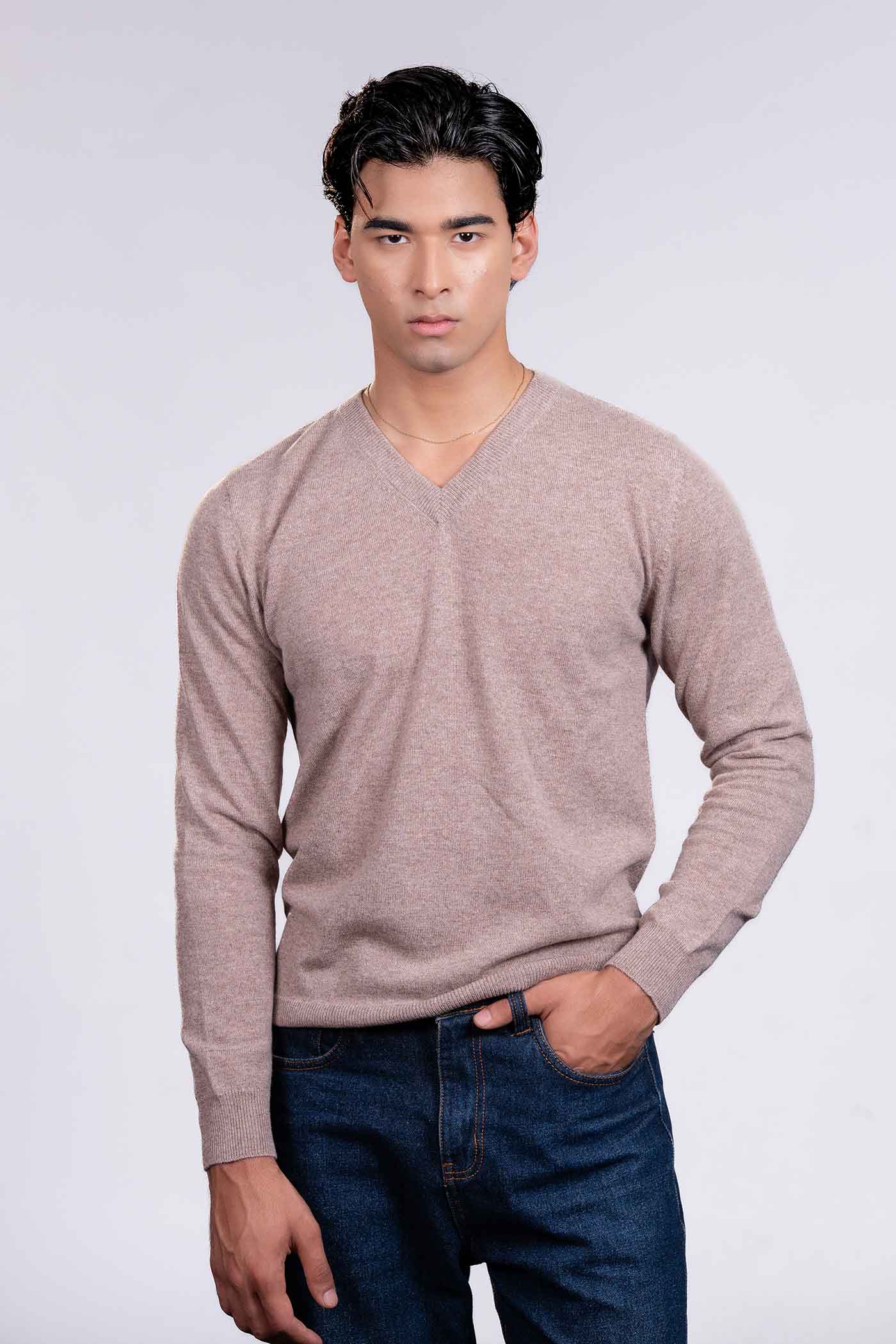 pure cashmere v neck swewter image